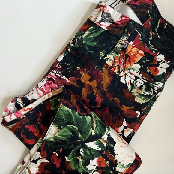 7 For All Mankind • Floral Red Black Skinny Pants - Picture 3 of 11